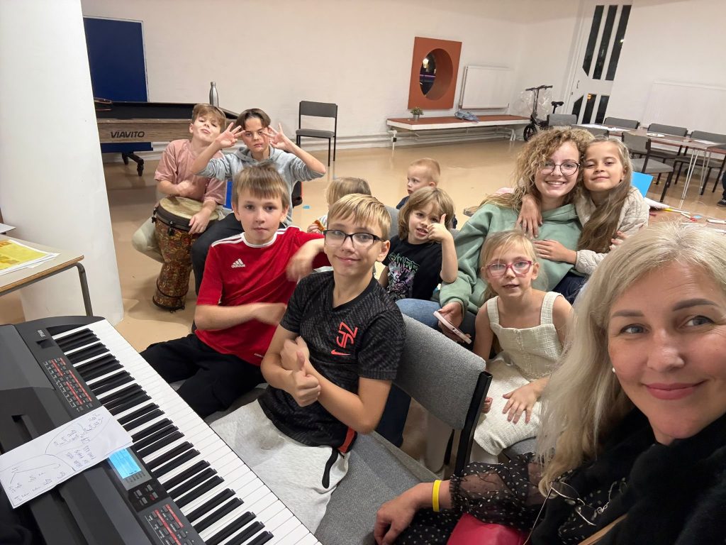 1775182795794889785 n